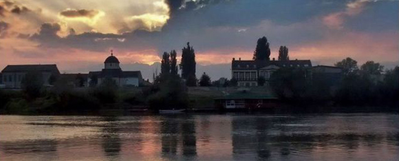 Panorama Sremska Mitrovica nad rekom